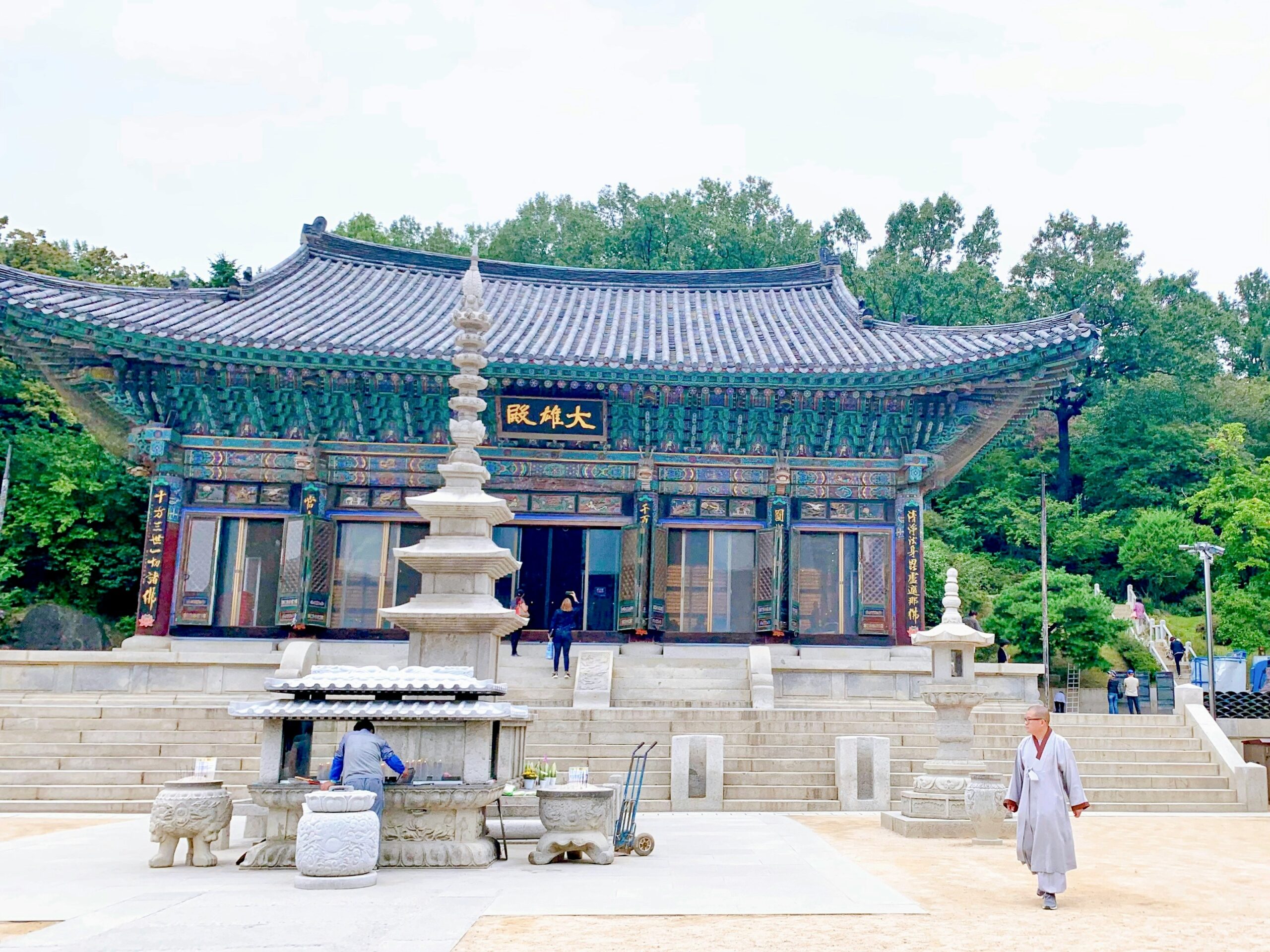Bongeunsa Temple traditional Korean Buddhist architecture in Gangnam Seoul